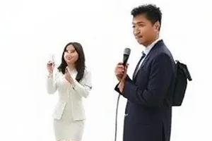 直播画面右下角的手封面，画面角落被红框圈出